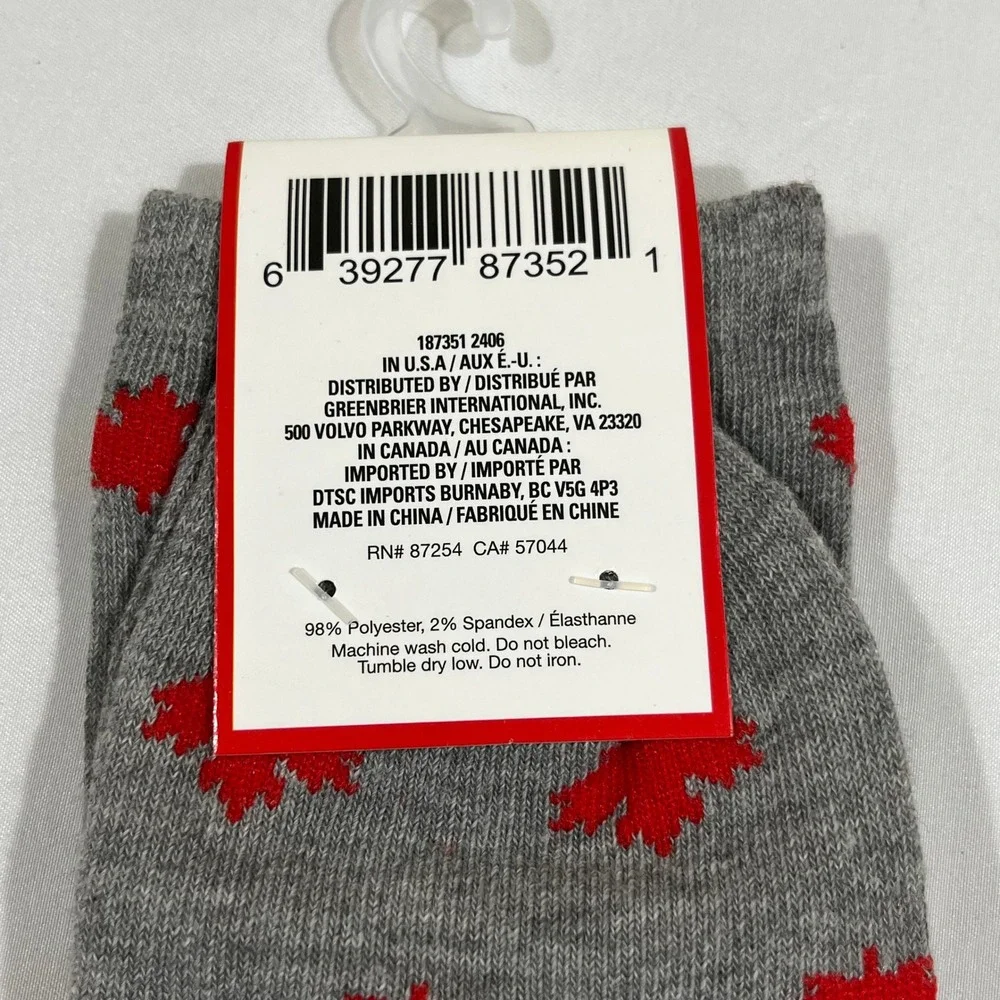 Greenbrier International Canada Crew Socks Mens 6-12 Grey Red Maple Leaf Pattern